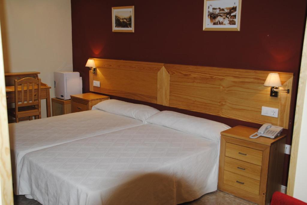 Hotel Alegría Banos De Montemayor Quarto foto